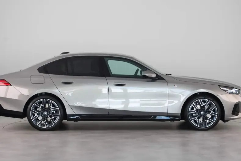 BMW 520 din 2024 cu 17.100 km - oferta BMW117708 - foto 8