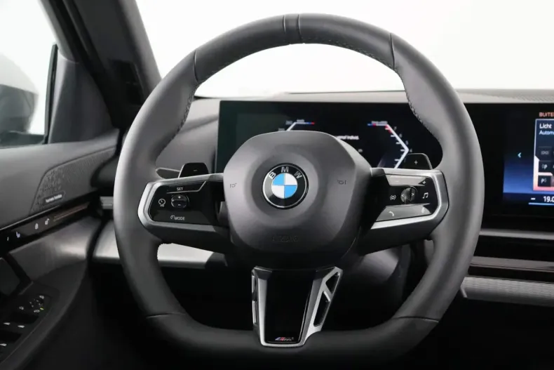 BMW 520 din 2024 cu 17.100 km - oferta BMW117708 - foto 11