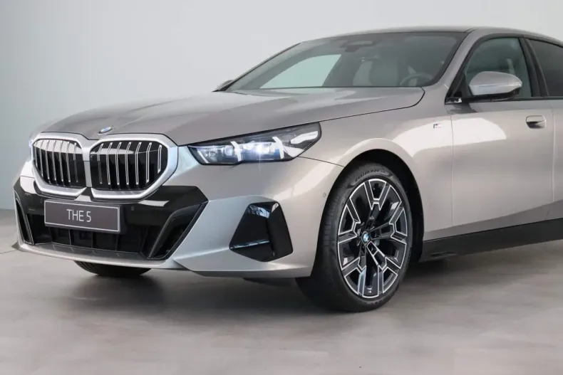 BMW 520 din 2024 cu 17.100 km - oferta BMW117708 - foto 24