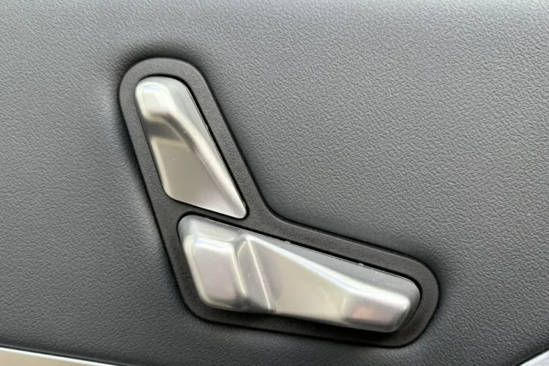 BMW 740 din 2024 cu 18.727 km - oferta BMW117709 - foto 9