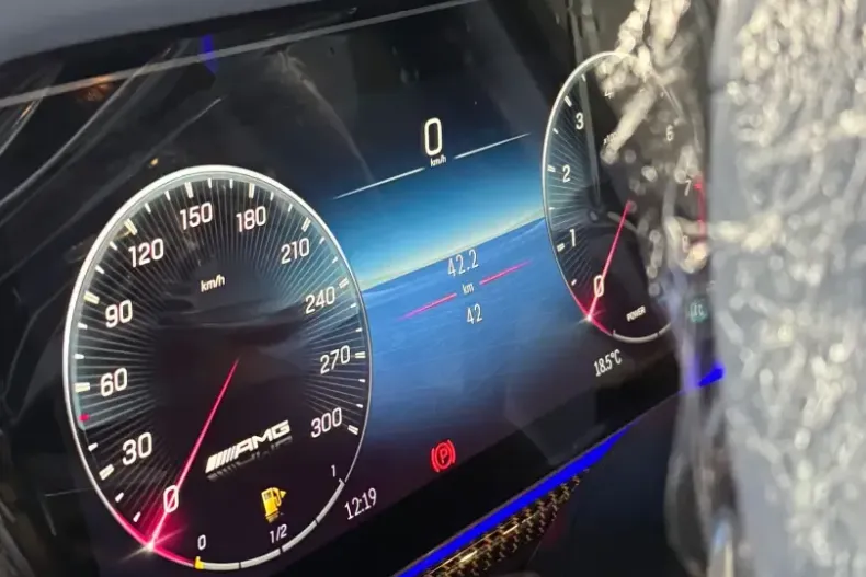 Mercedes-Benz G 63 AMG din 2025 cu 10 km - oferta MER117712 - foto 14