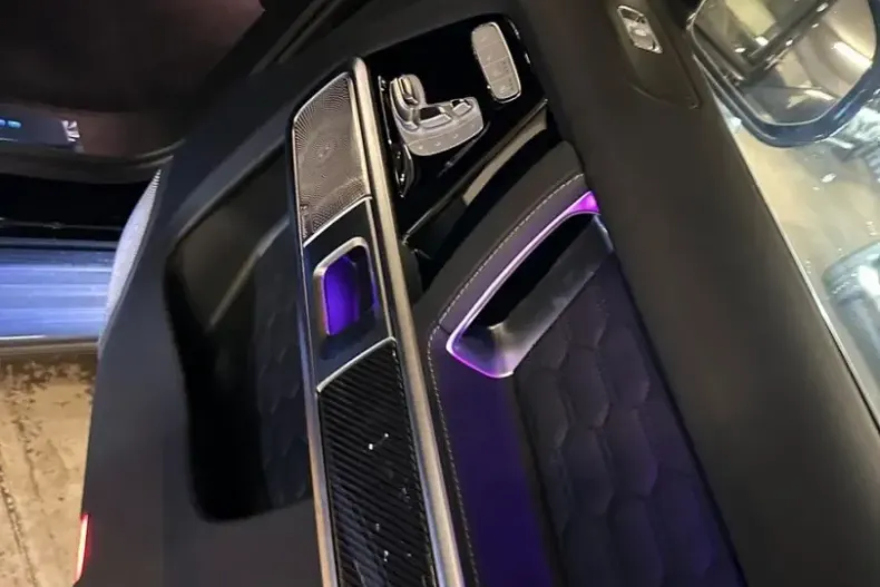 Mercedes-Benz G 63 AMG din 2025 cu 10 km - oferta MER117717 - foto 7