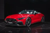 Mercedes-Benz SL 63 AMG din 2025 cu 200 km - oferta MER117723 - foto 1