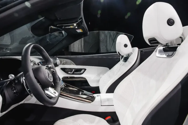 Mercedes-Benz SL 63 AMG din 2025 cu 200 km - oferta MER117723 - foto 7