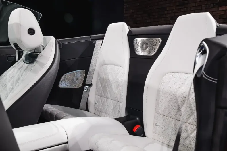 Mercedes-Benz SL 63 AMG din 2025 cu 200 km - oferta MER117723 - foto 8