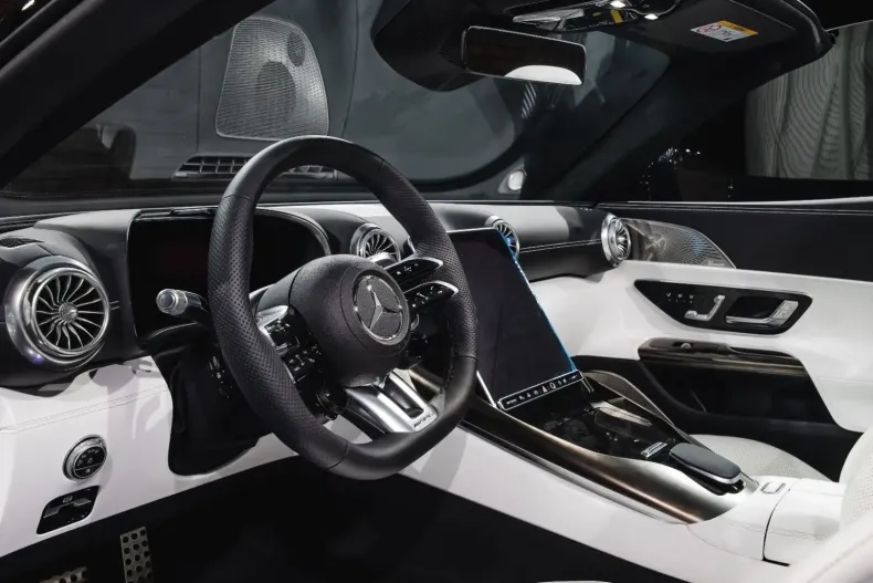 Mercedes-Benz SL 63 AMG din 2025 cu 200 km - oferta MER117723 - foto 12