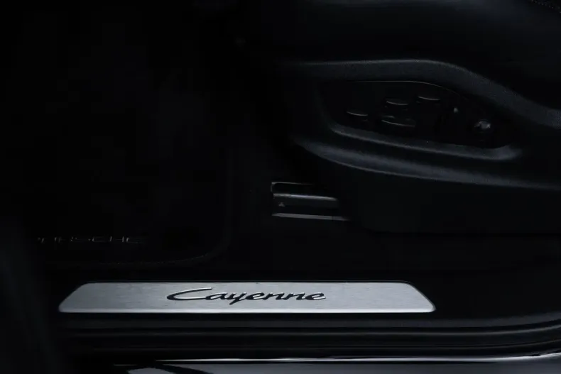 Porsche Cayenne din 2024 cu 7.875 km - oferta POR117727 - foto 17