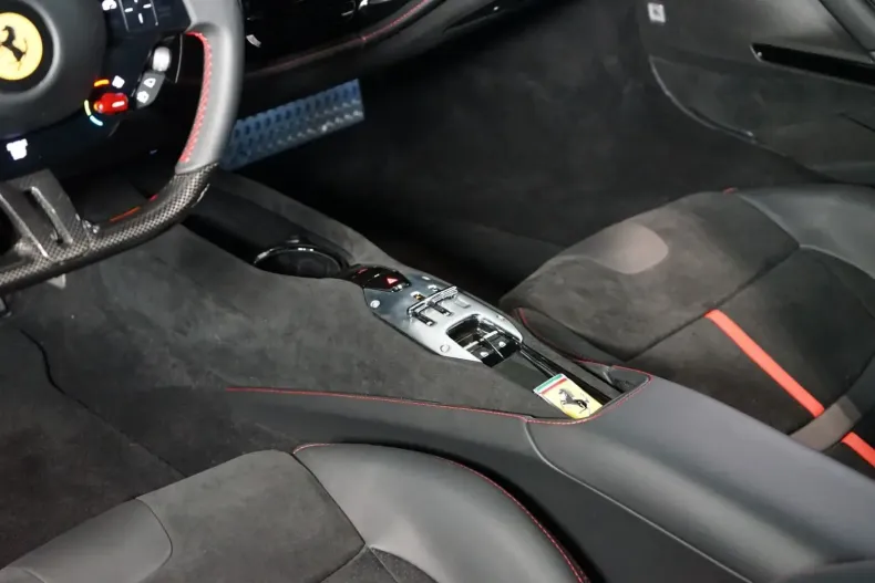 Ferrari SF90 din 2023 cu 70 km - oferta FER117728 - foto 11