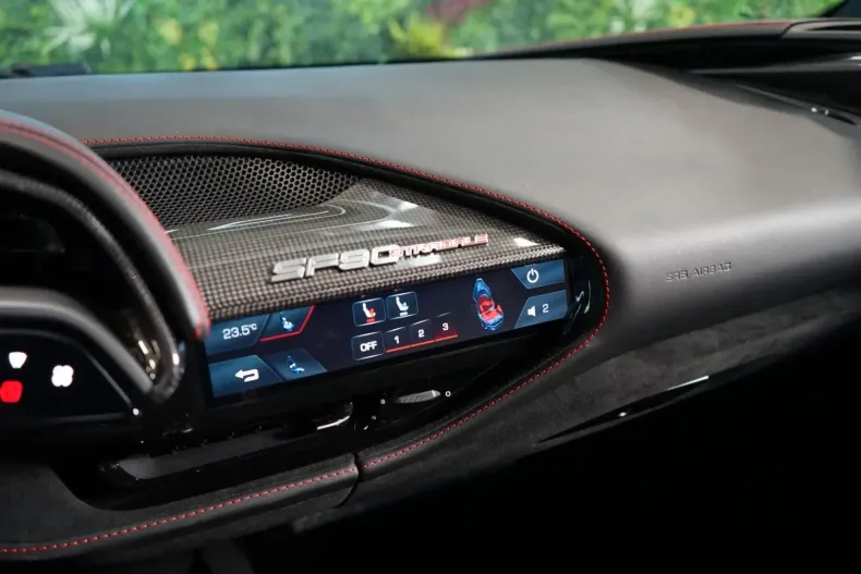 Ferrari SF90 din 2023 cu 70 km - oferta FER117728 - foto 22