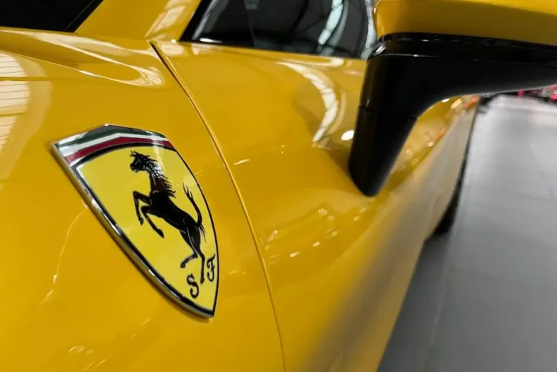 Ferrari SF90 din 2022 cu 6.050 km - oferta FER117732 - foto 14