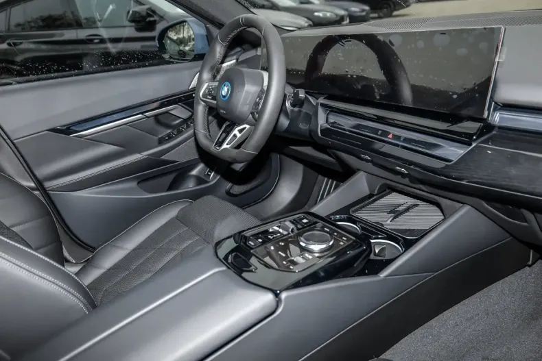 BMW 550 din 2025 cu 10 km - oferta BMW117745 - foto 5