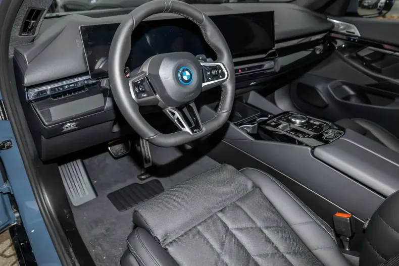 BMW 550 din 2025 cu 10 km - oferta BMW117745 - foto 9