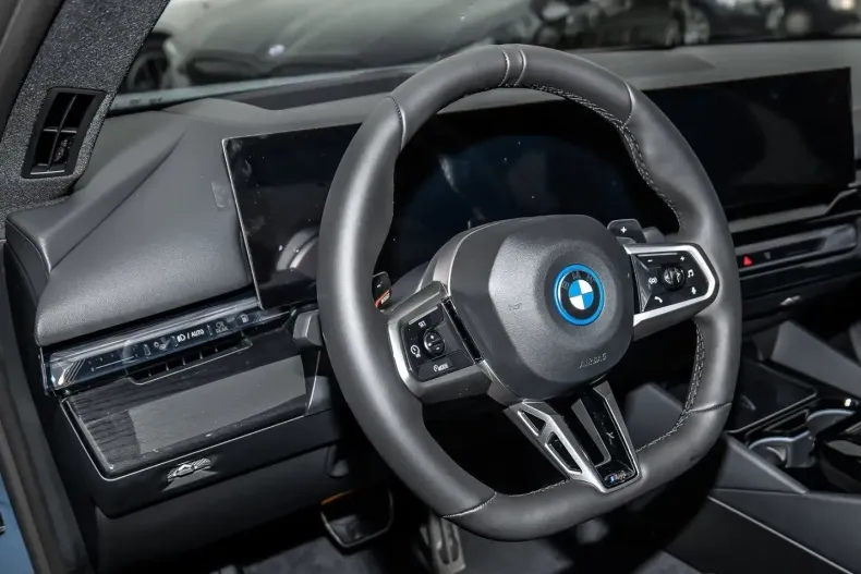 BMW 550 din 2025 cu 10 km - oferta BMW117745 - foto 11