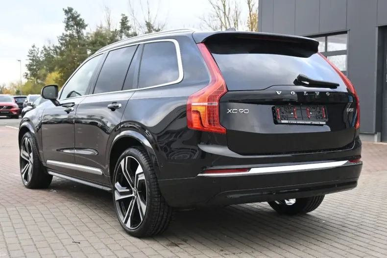 Volvo XC90 din 2023 cu 20.232 km - oferta VOL117746 - foto 4