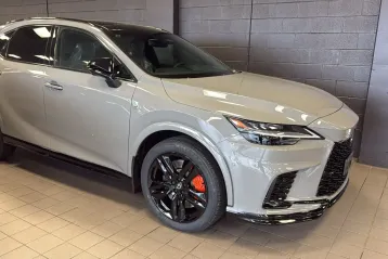 Lexus RX 500 din 2025 - oferta LEX117756