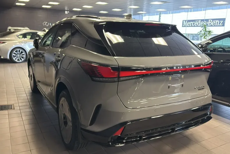 Lexus RX 500 din 2025 cu 10 km - oferta LEX117756 - foto 3