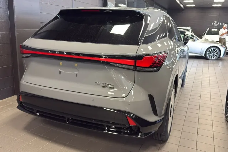 Lexus RX 500 din 2025 cu 10 km - oferta LEX117756 - foto 5