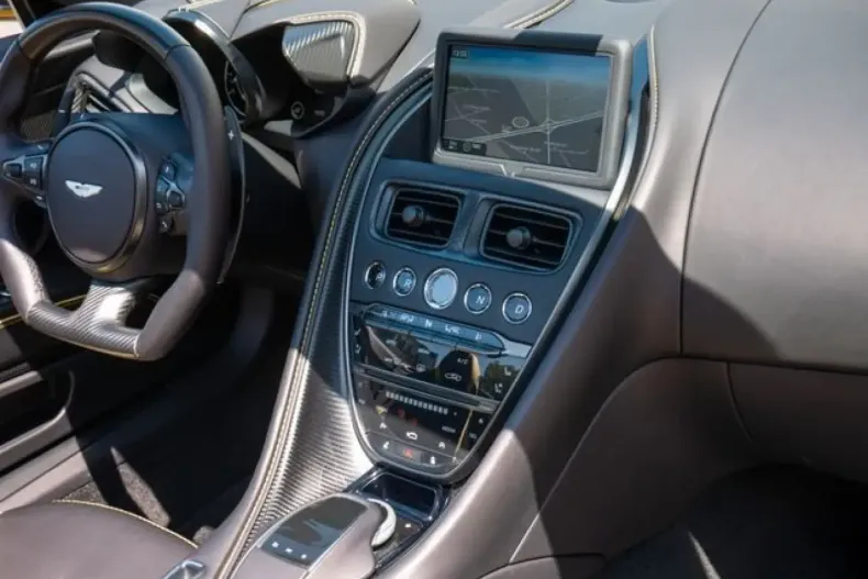 Aston Martin DBS din 2022 cu 10.156 km - oferta AST117759 - foto 22