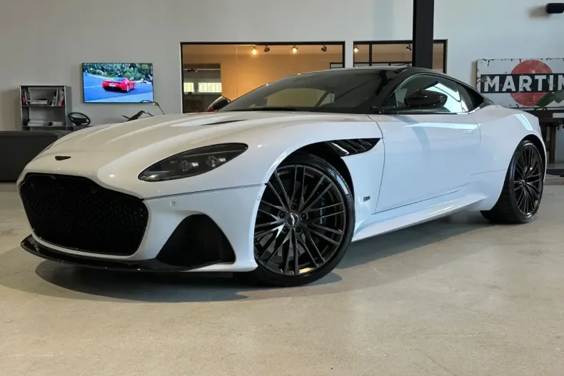 Aston Martin DBS din 2021 cu 9.751 km - oferta AST117760 - foto 1