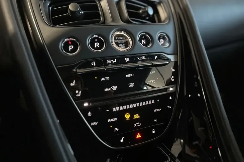 Aston Martin DBS din 2021 cu 9.751 km - oferta AST117760 - foto 36