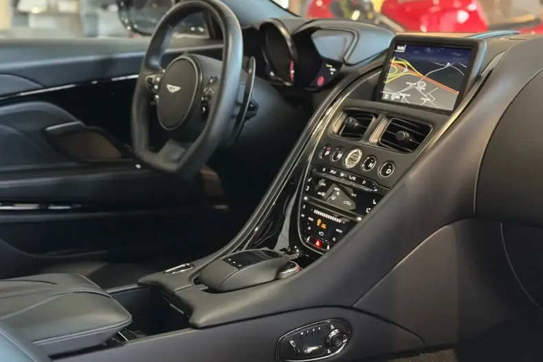 Aston Martin DBS din 2021 cu 9.751 km - oferta AST117760 - foto 42