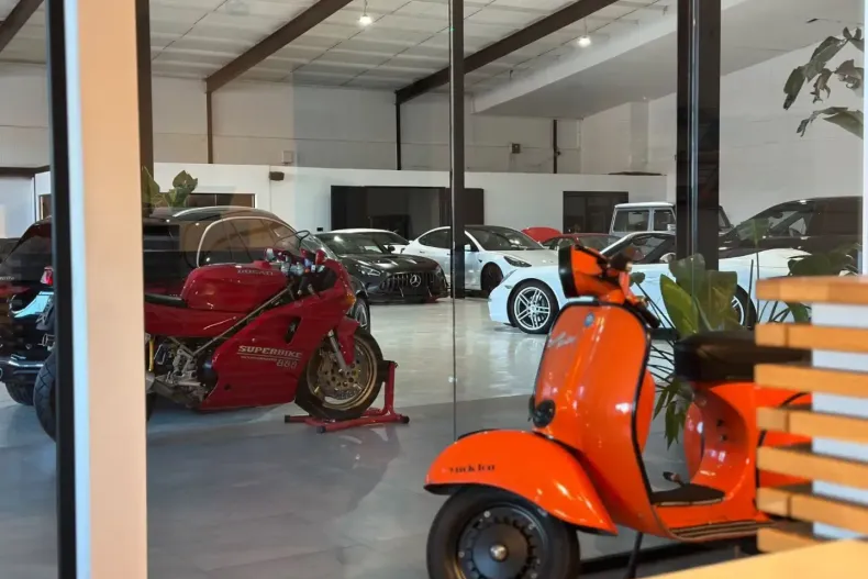 Aston Martin DBS din 2021 cu 9.751 km - oferta AST117760 - foto 49