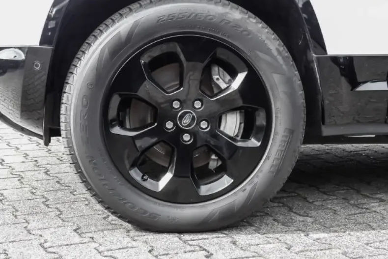 Land Rover Defender din 2022 cu 29.650 km - oferta LAN117761 - foto 9