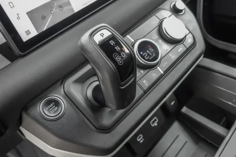 Land Rover Defender din 2022 cu 29.650 km - oferta LAN117761 - foto 14