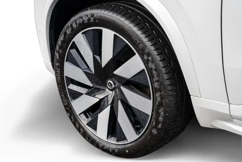 Volvo XC90 din 2024 cu 25.750 km - oferta VOL117763 - foto 6