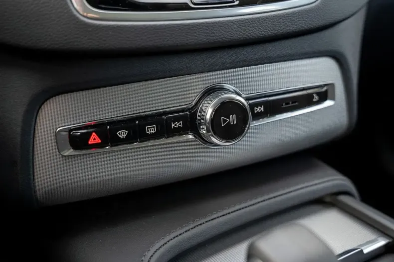 Volvo XC90 din 2024 cu 25.750 km - oferta VOL117763 - foto 17