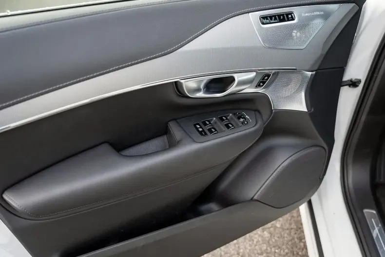 Volvo XC90 din 2024 cu 25.750 km - oferta VOL117763 - foto 22