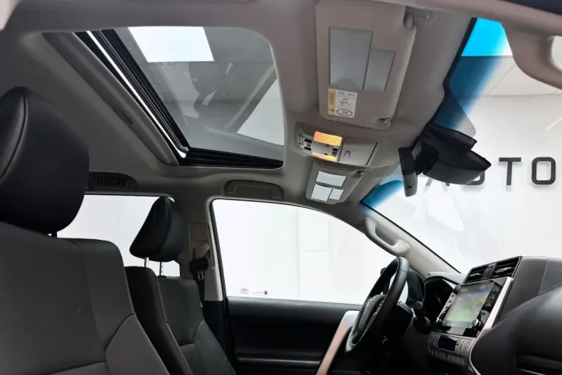 Toyota Land Cruiser din 2024 cu 30.863 km - oferta TOY117770 - foto 14