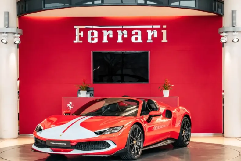 Ferrari 296 GTS din 2022 cu 5.125 km - oferta FER117773 - foto 1