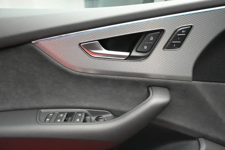 Audi Q8 din 2024 cu 5.800 km - oferta AUD117783 - foto 23