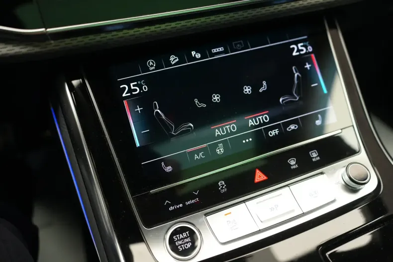 Audi Q8 din 2024 cu 5.800 km - oferta AUD117783 - foto 31