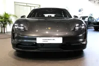 Porsche Taycan din 2023 cu 23.460 km - oferta POR117800 - foto 3