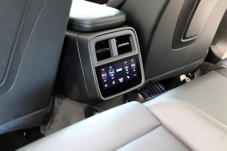 Porsche Taycan din 2023 cu 23.460 km - oferta POR117800 - foto 12