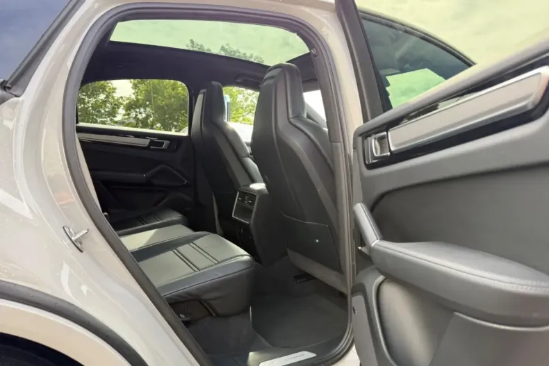 Porsche Cayenne din 2023 cu 92.000 km - oferta POR117812 - foto 16