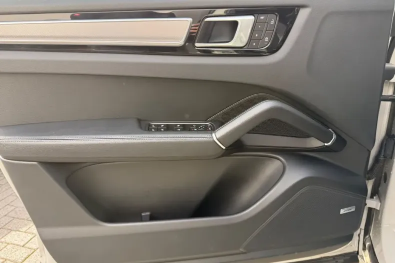 Porsche Cayenne din 2023 cu 92.000 km - oferta POR117812 - foto 17