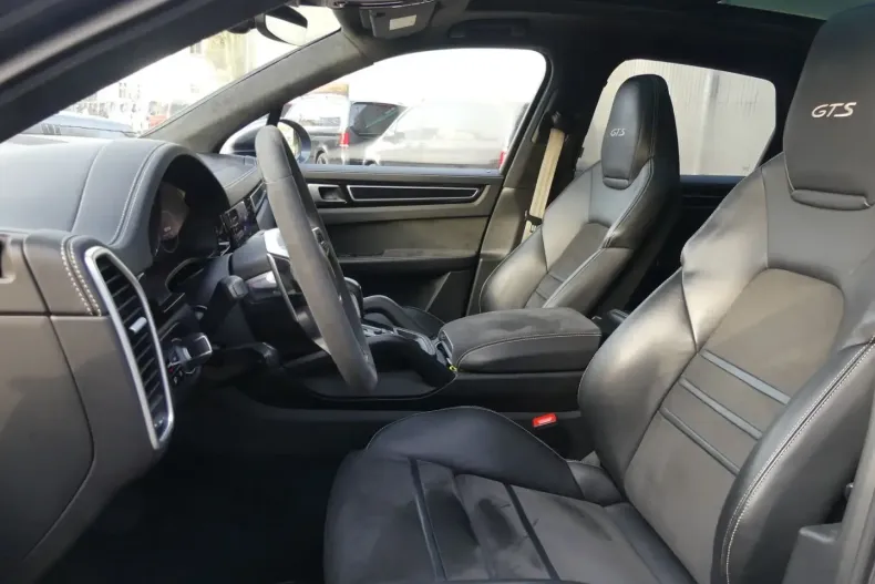 Porsche Cayenne din 2021 cu 93.233 km - oferta POR117814 - foto 17