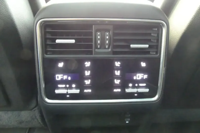 Porsche Cayenne din 2021 cu 93.233 km - oferta POR117814 - foto 26