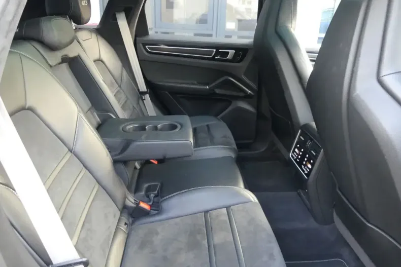 Porsche Cayenne din 2021 cu 93.233 km - oferta POR117814 - foto 30