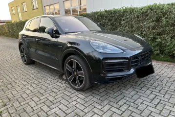 Porsche Cayenne din 2021 - oferta POR117816