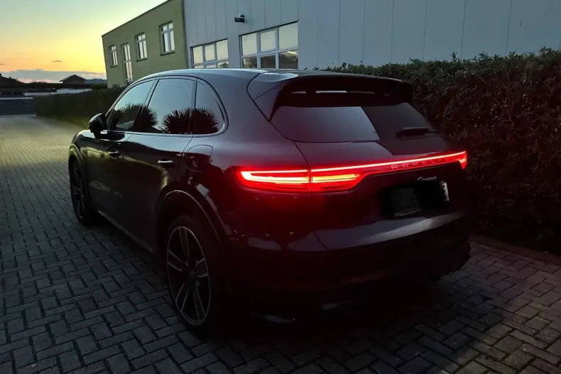 Porsche Cayenne din 2021 cu 82.500 km - oferta POR117816 - foto 2