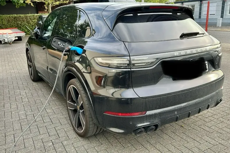 Porsche Cayenne din 2021 cu 82.500 km - oferta POR117816 - foto 3