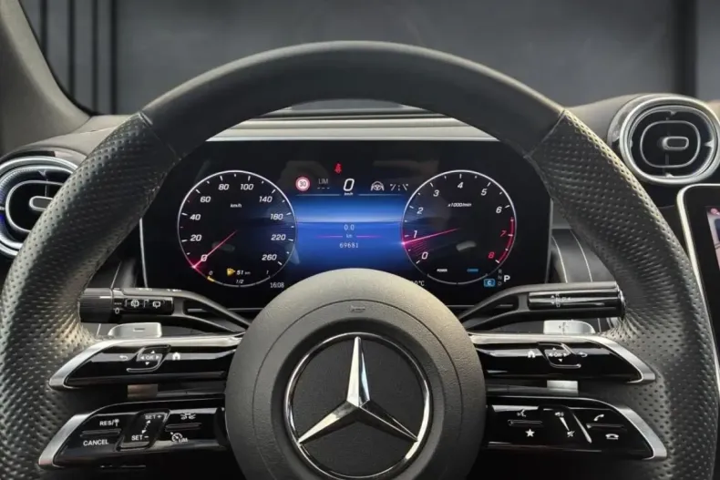 Mercedes-Benz GLC 300 din 2023 cu 69.680 km - oferta MER117817 - foto 8