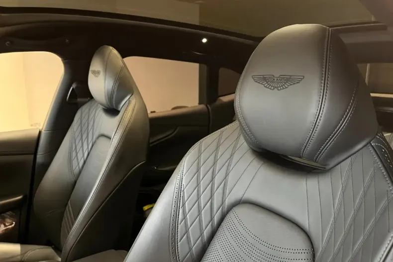 Aston Martin DBX din 2023 cu 18.500 km - oferta AST117821 - foto 13