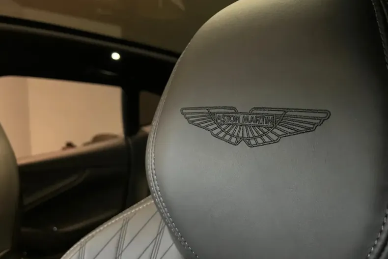 Aston Martin DBX din 2023 cu 18.500 km - oferta AST117821 - foto 14