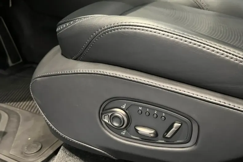 Aston Martin DBX din 2023 cu 18.500 km - oferta AST117821 - foto 15