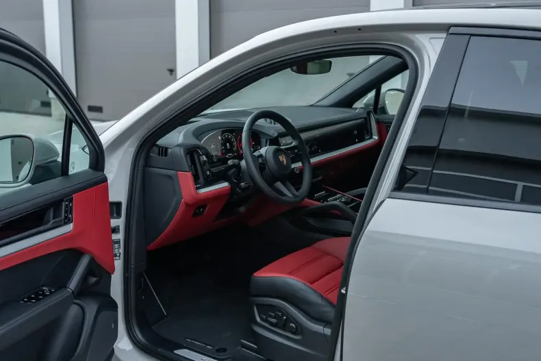 Porsche Cayenne din 2025 cu 10 km - oferta POR117824 - foto 23